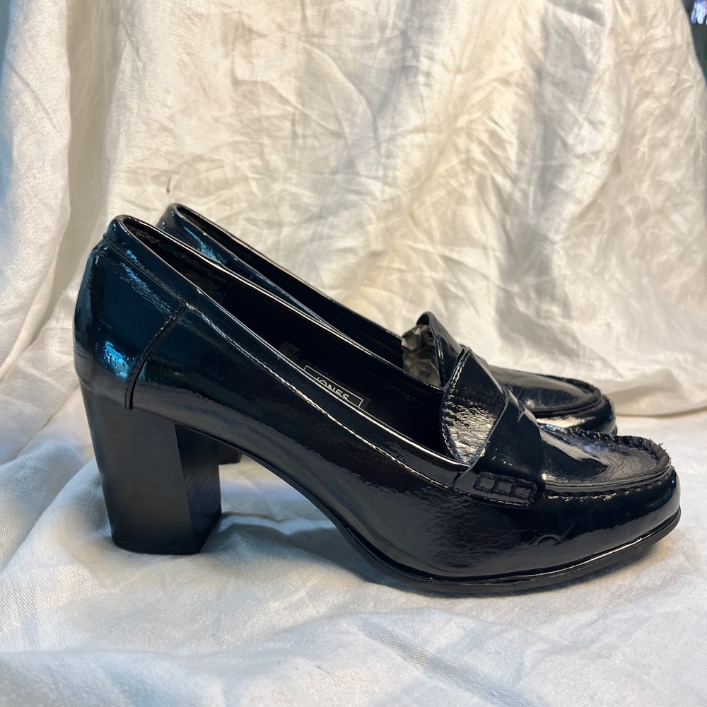 Elegant Black Patent Leather Loafers - Picture 2 of 8